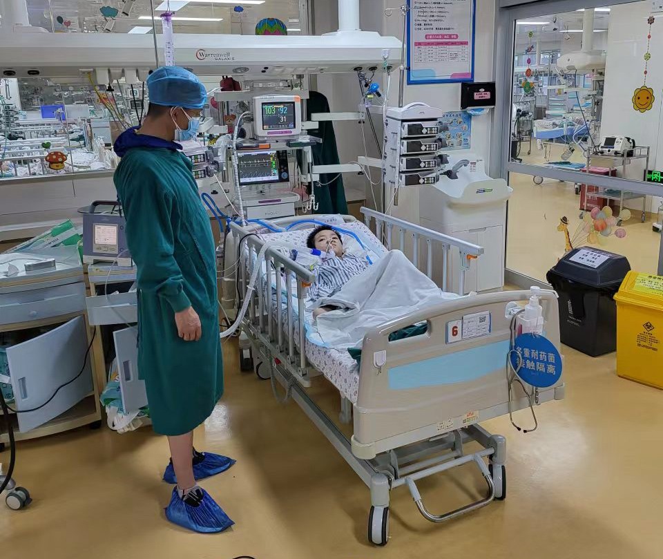 商南县跨省救护车出租公司